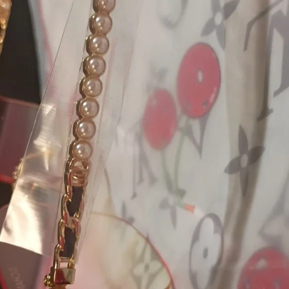 CHANEL Rose-Tinted Sunglasses with Pearl Accent All Inclusive - Picture 11 of 15